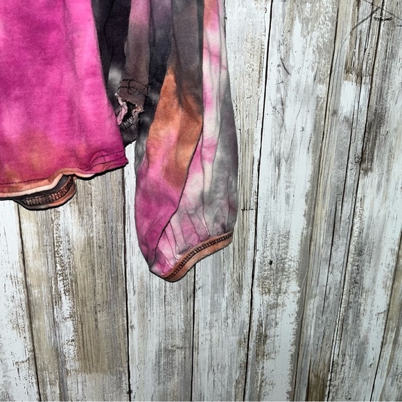 Umgee Tie Dye Balloon Sleeve Tee - Picture 4 of 6